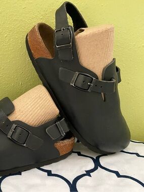Pre-owned Birkenstock Boston Clog with Strap 39/8 in black sandal Women’s